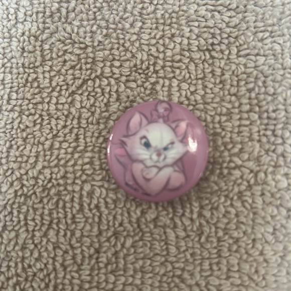 Assortment of Disney pins - Picture 4 of 9